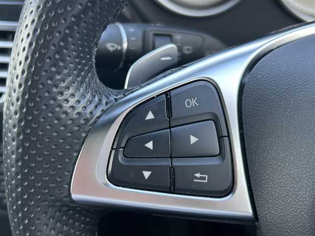 メルセデス・ベンツ ＣＬＳ２２０ｄ SブレイクAMGライン　 静岡県 2017(平29)年 3.7万km ダイヤモンドホワイト 純正ナビ（ワンセグTV/BT/CD）/サンルーフ/黒革レザーシート/パワーバックドア/アダプティブクルーズコントロール/ビルトインＥＴＣ/パドルシフト/Ｄ＋Ｎ席シートヒーター/Ｄ＋Ｎ席パワーシート/D＋N席メモリーシート/アクティブエマージェンシーストップアシスト/アクティブレーンチェンジアシスト/純正アルミホイール(19インチ)/保障証/取扱説明書
