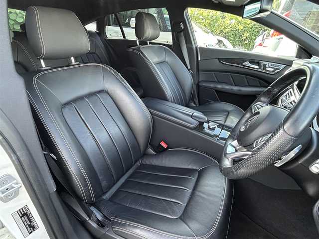 メルセデス・ベンツ ＣＬＳ２２０ｄ SブレイクAMGライン　 静岡県 2017(平29)年 3.7万km ダイヤモンドホワイト 純正ナビ（ワンセグTV/BT/CD）/サンルーフ/黒革レザーシート/パワーバックドア/アダプティブクルーズコントロール/ビルトインＥＴＣ/パドルシフト/Ｄ＋Ｎ席シートヒーター/Ｄ＋Ｎ席パワーシート/D＋N席メモリーシート/アクティブエマージェンシーストップアシスト/アクティブレーンチェンジアシスト/純正アルミホイール(19インチ)/保障証/取扱説明書
