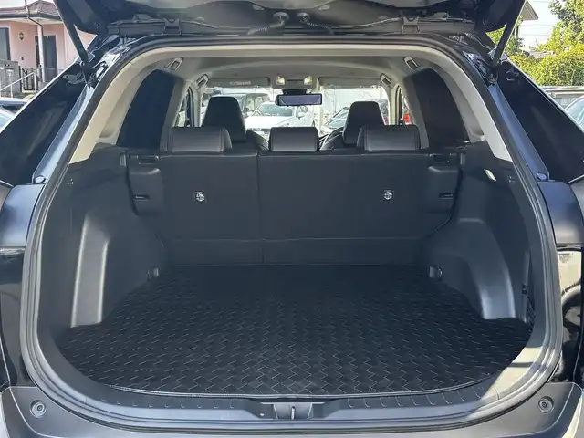 トヨタ ＲＡＶ４ アドベンチャー オフロードPKGⅡ 熊本県 2023(令5)年 5.9万km アティチュードブラックマイカ 4WD/純正ディスプレイオーディオ(ナビ機能付き)/【フルセグTV/USB/Bluetooth】/バックカメラ/デジタルインナーミラー/衝突被害軽減システム/レーダークルーズコントロール/レーンキープアシスト/ダウンヒルアシストコントロール/車両接近通報装置/コーナーセンサー/合皮シート/パワーシート(D席)/前席シートヒータ/前席エアシート/ハンドルヒーター/ルーフレール/純正18インチアルミホイール/オートLEDライト/オートマチックハイビーム/ビルトインETC2.0/横滑り防止装置/盗難防止装置/ダブル＋サイドエアバック/プッシュスタート/スマートキー/スペアキー/取扱説明書/保証書