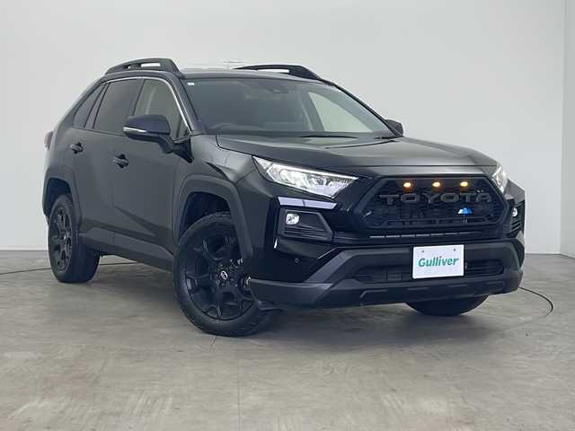 トヨタ ＲＡＶ４ アドベンチャー オフロードPKGⅡ 秋田県 2023(令5)年 5.9万km アティチュードブラックマイカ 4WD/純正ディスプレイオーディオ(ナビ機能付き)/【フルセグTV/USB/Bluetooth/Miracast】/バックカメラ/ルームミラー型ドライブレコーダー/衝突被害軽減システム/レーダークルーズコントロール/レーンキープアシスト/ダウンヒルアシストコントロール/車両接近通報装置/コーナーセンサー/合皮シート/パワーシート(D席)/前席シートヒータ/前席エアシート/ハンドルヒーター/ルーフレール/純正18インチアルミホイール/オートLEDライト/オートマチックハイビーム/ビルトインETC2.0/横滑り防止装置/盗難防止装置/ダブル＋サイド＋カーテンエアバック/プッシュスタート/スマートキー/スペアキー/取扱説明書/保証書