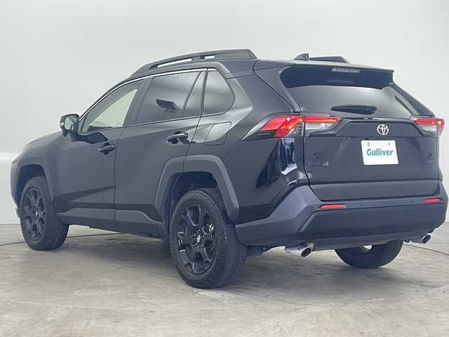 トヨタ ＲＡＶ４ アドベンチャー オフロードPKGⅡ 秋田県 2023(令5)年 5.9万km アティチュードブラックマイカ 4WD/純正ディスプレイオーディオ(ナビ機能付き)/【フルセグTV/USB/Bluetooth/Miracast】/バックカメラ/ルームミラー型ドライブレコーダー/衝突被害軽減システム/レーダークルーズコントロール/レーンキープアシスト/ダウンヒルアシストコントロール/車両接近通報装置/コーナーセンサー/合皮シート/パワーシート(D席)/前席シートヒータ/前席エアシート/ハンドルヒーター/ルーフレール/純正18インチアルミホイール/オートLEDライト/オートマチックハイビーム/ビルトインETC2.0/横滑り防止装置/盗難防止装置/ダブル＋サイド＋カーテンエアバック/プッシュスタート/スマートキー/スペアキー/取扱説明書/保証書