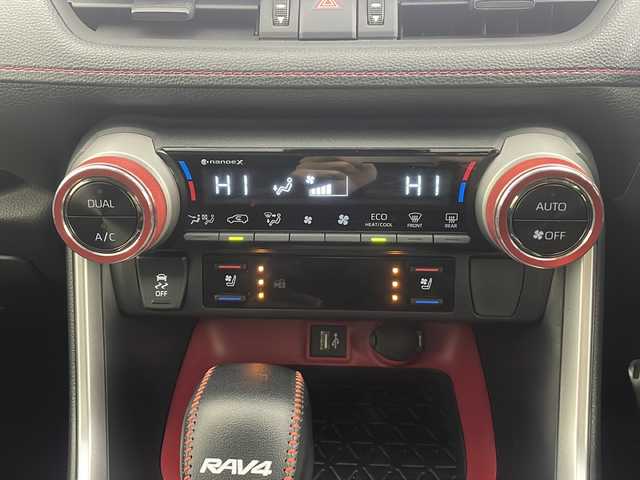 トヨタ ＲＡＶ４ アドベンチャー オフロードPKGⅡ 秋田県 2023(令5)年 5.9万km アティチュードブラックマイカ 4WD/純正ディスプレイオーディオ(ナビ機能付き)/【フルセグTV/USB/Bluetooth/Miracast】/バックカメラ/ルームミラー型ドライブレコーダー/衝突被害軽減システム/レーダークルーズコントロール/レーンキープアシスト/ダウンヒルアシストコントロール/車両接近通報装置/コーナーセンサー/合皮シート/パワーシート(D席)/前席シートヒータ/前席エアシート/ハンドルヒーター/ルーフレール/純正18インチアルミホイール/オートLEDライト/オートマチックハイビーム/ビルトインETC2.0/横滑り防止装置/盗難防止装置/ダブル＋サイド＋カーテンエアバック/プッシュスタート/スマートキー/スペアキー/取扱説明書/保証書