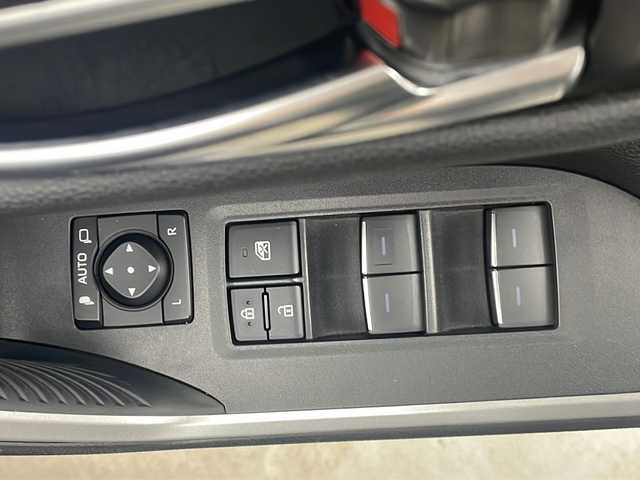 トヨタ ＲＡＶ４ アドベンチャー オフロードPKGⅡ 秋田県 2023(令5)年 5.9万km アティチュードブラックマイカ 4WD/純正ディスプレイオーディオ(ナビ機能付き)/【フルセグTV/USB/Bluetooth/Miracast】/バックカメラ/ルームミラー型ドライブレコーダー/衝突被害軽減システム/レーダークルーズコントロール/レーンキープアシスト/ダウンヒルアシストコントロール/車両接近通報装置/コーナーセンサー/合皮シート/パワーシート(D席)/前席シートヒータ/前席エアシート/ハンドルヒーター/ルーフレール/純正18インチアルミホイール/オートLEDライト/オートマチックハイビーム/ビルトインETC2.0/横滑り防止装置/盗難防止装置/ダブル＋サイド＋カーテンエアバック/プッシュスタート/スマートキー/スペアキー/取扱説明書/保証書