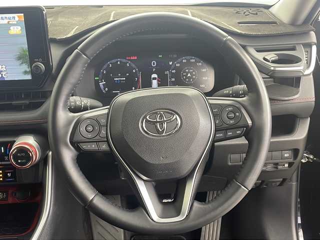 トヨタ ＲＡＶ４ アドベンチャー オフロードPKGⅡ 秋田県 2023(令5)年 5.9万km アティチュードブラックマイカ 4WD/純正ディスプレイオーディオ(ナビ機能付き)/【フルセグTV/USB/Bluetooth/Miracast】/バックカメラ/ルームミラー型ドライブレコーダー/衝突被害軽減システム/レーダークルーズコントロール/レーンキープアシスト/ダウンヒルアシストコントロール/車両接近通報装置/コーナーセンサー/合皮シート/パワーシート(D席)/前席シートヒータ/前席エアシート/ハンドルヒーター/ルーフレール/純正18インチアルミホイール/オートLEDライト/オートマチックハイビーム/ビルトインETC2.0/横滑り防止装置/盗難防止装置/ダブル＋サイド＋カーテンエアバック/プッシュスタート/スマートキー/スペアキー/取扱説明書/保証書