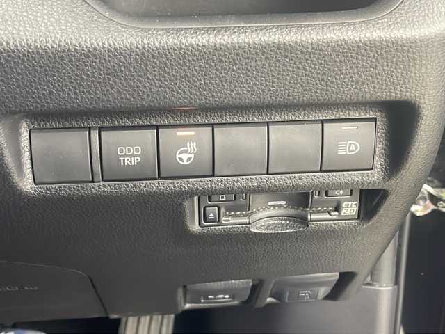 トヨタ ＲＡＶ４ アドベンチャー オフロードPKGⅡ 秋田県 2023(令5)年 5.9万km アティチュードブラックマイカ 4WD/純正ディスプレイオーディオ(ナビ機能付き)/【フルセグTV/USB/Bluetooth/Miracast】/バックカメラ/ルームミラー型ドライブレコーダー/衝突被害軽減システム/レーダークルーズコントロール/レーンキープアシスト/ダウンヒルアシストコントロール/車両接近通報装置/コーナーセンサー/合皮シート/パワーシート(D席)/前席シートヒータ/前席エアシート/ハンドルヒーター/ルーフレール/純正18インチアルミホイール/オートLEDライト/オートマチックハイビーム/ビルトインETC2.0/横滑り防止装置/盗難防止装置/ダブル＋サイド＋カーテンエアバック/プッシュスタート/スマートキー/スペアキー/取扱説明書/保証書