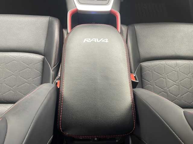 トヨタ ＲＡＶ４ アドベンチャー オフロードPKGⅡ 秋田県 2023(令5)年 5.9万km アティチュードブラックマイカ 4WD/純正ディスプレイオーディオ(ナビ機能付き)/【フルセグTV/USB/Bluetooth/Miracast】/バックカメラ/ルームミラー型ドライブレコーダー/衝突被害軽減システム/レーダークルーズコントロール/レーンキープアシスト/ダウンヒルアシストコントロール/車両接近通報装置/コーナーセンサー/合皮シート/パワーシート(D席)/前席シートヒータ/前席エアシート/ハンドルヒーター/ルーフレール/純正18インチアルミホイール/オートLEDライト/オートマチックハイビーム/ビルトインETC2.0/横滑り防止装置/盗難防止装置/ダブル＋サイド＋カーテンエアバック/プッシュスタート/スマートキー/スペアキー/取扱説明書/保証書