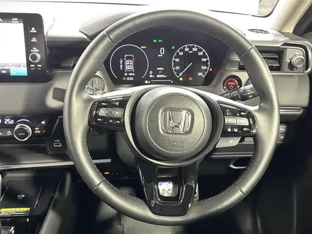 ホンダ ヴェゼル ハイブリッド e:HEV Z 大阪府 2022(令4)年 0.5万km クリスタルブラックパール ホンダセンシング 純正ナビTV Bカメラ ETC ハーフレザー シート＆ハンドルヒーター 電動リアゲート 衝突軽減 レーダーC BSM クリアランスソナー 置き型充電 前後ドラレコ