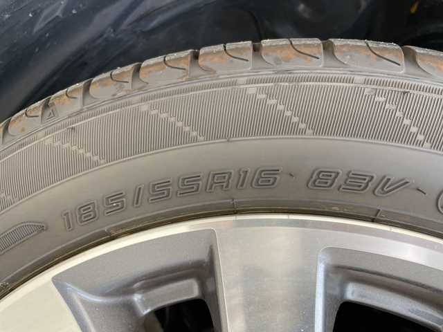 ホンダ フィット ハイブリット RS 愛知県 2012(平24)年 3.5万km スーパープラチナアクアメタリック ・社外７型ナビ＜DVD再生有り＞/・バックカメラ/・パドルシフト/・クルーズコントロール/・ETC/・ステアリングスイッチ/・オートライト/・横滑り防止装置/・盗難防止装置/・ABS/・パワーステアリング/・パワーウィンドウ/・リモコンキー/・SRSエアバッグ（運転席/助手席）/・純正１６インチアルミホイール/・LEDヘッドランプ