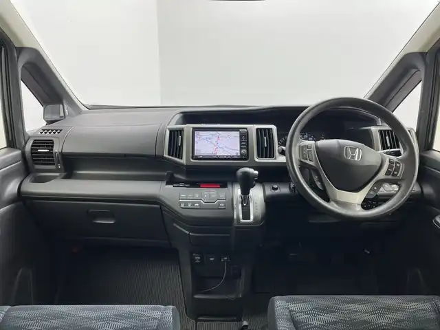 ホンダ ステップワゴン G インターナビEセレクション 群馬県 2012(平24)年 7.5万km クリスタルブラックパール 純正７インチナビ　ワンセグＴＶ　バックカメラ　後席モニター　ＥＴＣ　クルーズコンコントロール　両側パワースライドドア　純正ＨＩＤバーナー　オートライト　社外１５インチアルミホイール　純正フロアマット