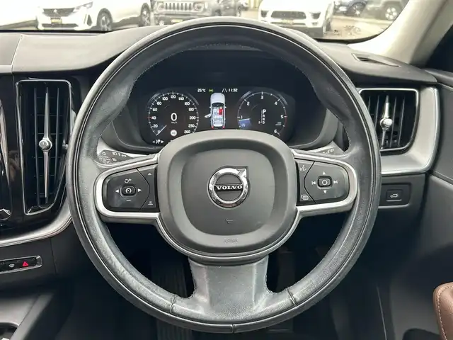 ボルボ ＸＣ６０ D4 AWD モーメンタム 埼玉県 2020(令2)年 5.9万km クリスタルホワイトP 茶本革シート /純正ナビ /全周囲カメラ フルセグTV /ACC apple car play /パークアシスト /ブラインドスポットモニター /レーンキープアシスト /全席シートヒータ /ハンドルヒーター /ドライブレコーダー/ETC /パワーバックドア