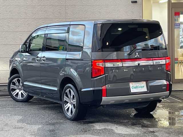 三菱 デリカＤ：５ P 兵庫県 2020(令2)年 3万km アイガーグレーM/ダイヤモンドブラックマイカ 4WD/純正メモリナビ/フリップダウンモニター/(CD/DVD/Bluetooth/USB/MSV)/フルセグTV/全周囲カメラ/ETC/両側パワースライドドア/衝突軽減ブレーキ/レーダークルーズコントロール/ブラインドスポットモニター/サイドステップ/D席パワーシート/前席シートヒーター/ステアリングヒーター/LEDヘッドライト/オートライト/オートハイビーム/フォグランプ/電動リアゲート/電動パーキングブレーキ/オートホールド/スマートキー/スペアキー１本/純正ドアバイザー/純正フロアマット/純正18インチアルミ