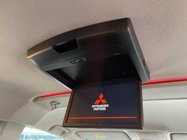 三菱 デリカＤ：５ P 兵庫県 2020(令2)年 3万km アイガーグレーM/ダイヤモンドブラックマイカ 4WD/純正メモリナビ/フリップダウンモニター/(CD/DVD/Bluetooth/USB/MSV)/フルセグTV/全周囲カメラ/ETC/両側パワースライドドア/衝突軽減ブレーキ/レーダークルーズコントロール/ブラインドスポットモニター/サイドステップ/D席パワーシート/前席シートヒーター/ステアリングヒーター/LEDヘッドライト/オートライト/オートハイビーム/フォグランプ/電動リアゲート/電動パーキングブレーキ/オートホールド/スマートキー/スペアキー１本/純正ドアバイザー/純正フロアマット/純正18インチアルミ