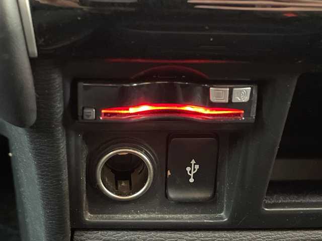 三菱 デリカＤ：５ P 兵庫県 2020(令2)年 3万km アイガーグレーM/ダイヤモンドブラックマイカ 4WD/純正メモリナビ/フリップダウンモニター/(CD/DVD/Bluetooth/USB/MSV)/フルセグTV/全周囲カメラ/ETC/両側パワースライドドア/衝突軽減ブレーキ/レーダークルーズコントロール/ブラインドスポットモニター/サイドステップ/D席パワーシート/前席シートヒーター/ステアリングヒーター/LEDヘッドライト/オートライト/オートハイビーム/フォグランプ/電動リアゲート/電動パーキングブレーキ/オートホールド/スマートキー/スペアキー１本/純正ドアバイザー/純正フロアマット/純正18インチアルミ