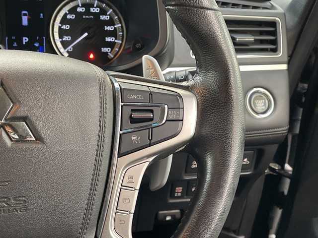 三菱 デリカＤ：５ P 兵庫県 2020(令2)年 3万km アイガーグレーM/ダイヤモンドブラックマイカ 4WD/純正メモリナビ/フリップダウンモニター/(CD/DVD/Bluetooth/USB/MSV)/フルセグTV/全周囲カメラ/ETC/両側パワースライドドア/衝突軽減ブレーキ/レーダークルーズコントロール/ブラインドスポットモニター/サイドステップ/D席パワーシート/前席シートヒーター/ステアリングヒーター/LEDヘッドライト/オートライト/オートハイビーム/フォグランプ/電動リアゲート/電動パーキングブレーキ/オートホールド/スマートキー/スペアキー１本/純正ドアバイザー/純正フロアマット/純正18インチアルミ