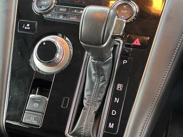 三菱 デリカＤ：５ P 兵庫県 2020(令2)年 3万km アイガーグレーM/ダイヤモンドブラックマイカ 4WD/純正メモリナビ/フリップダウンモニター/(CD/DVD/Bluetooth/USB/MSV)/フルセグTV/全周囲カメラ/ETC/両側パワースライドドア/衝突軽減ブレーキ/レーダークルーズコントロール/ブラインドスポットモニター/サイドステップ/D席パワーシート/前席シートヒーター/ステアリングヒーター/LEDヘッドライト/オートライト/オートハイビーム/フォグランプ/電動リアゲート/電動パーキングブレーキ/オートホールド/スマートキー/スペアキー１本/純正ドアバイザー/純正フロアマット/純正18インチアルミ