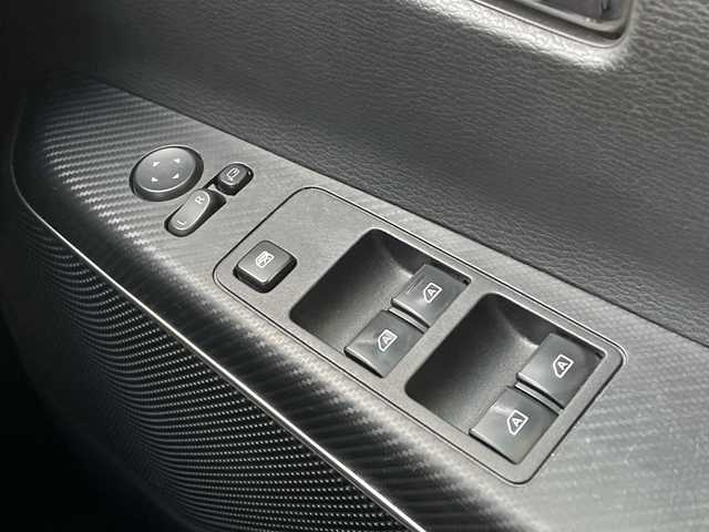 三菱 デリカＤ：５ P 兵庫県 2020(令2)年 3万km アイガーグレーM/ダイヤモンドブラックマイカ 4WD/純正メモリナビ/フリップダウンモニター/(CD/DVD/Bluetooth/USB/MSV)/フルセグTV/全周囲カメラ/ETC/両側パワースライドドア/衝突軽減ブレーキ/レーダークルーズコントロール/ブラインドスポットモニター/サイドステップ/D席パワーシート/前席シートヒーター/ステアリングヒーター/LEDヘッドライト/オートライト/オートハイビーム/フォグランプ/電動リアゲート/電動パーキングブレーキ/オートホールド/スマートキー/スペアキー１本/純正ドアバイザー/純正フロアマット/純正18インチアルミ