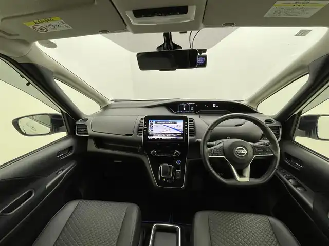 日産 セレナ e－パワー ハイウェイスター V 熊本県 2020(令2)年 5万km ブリリアントホワイトパール ワンオーナー　/純正ナビ（ＣＤ・ＤＶＤ・フルセグ・ＢＴ）/全周囲カメラ　/社外前後ドライブレコーダー　/純正後席フリップダウンモニター　/ビルトインＥＴＣ　/両側パワースライドドア　/前後クリアランスソナー　/プロパイロット/衝突軽減ブレーキ/横滑り防止/ブラインドスポットモニター/アダブティブクルーズコントロール/防水シート/純正フロアマット/純正16インチAW/オートライト/LEDヘッドライト/フォグランプ/スマートキー/プッシュスタート/スペアキー1本/保証書/取扱説明書