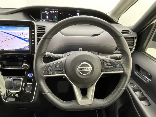 日産 セレナ e－パワー ハイウェイスター V 熊本県 2020(令2)年 5万km ブリリアントホワイトパール ワンオーナー　/純正ナビ（ＣＤ・ＤＶＤ・フルセグ・ＢＴ）/全周囲カメラ　/社外前後ドライブレコーダー　/純正後席フリップダウンモニター　/ビルトインＥＴＣ　/両側パワースライドドア　/前後クリアランスソナー　/プロパイロット/衝突軽減ブレーキ/横滑り防止/ブラインドスポットモニター/アダブティブクルーズコントロール/防水シート/純正フロアマット/純正16インチAW/オートライト/LEDヘッドライト/フォグランプ/スマートキー/プッシュスタート/スペアキー1本/保証書/取扱説明書