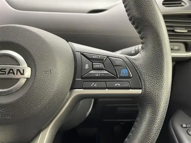 日産 セレナ e－パワー ハイウェイスター V 熊本県 2020(令2)年 5万km ブリリアントホワイトパール ワンオーナー　/純正ナビ（ＣＤ・ＤＶＤ・フルセグ・ＢＴ）/全周囲カメラ　/社外前後ドライブレコーダー　/純正後席フリップダウンモニター　/ビルトインＥＴＣ　/両側パワースライドドア　/前後クリアランスソナー　/プロパイロット/衝突軽減ブレーキ/横滑り防止/ブラインドスポットモニター/アダブティブクルーズコントロール/防水シート/純正フロアマット/純正16インチAW/オートライト/LEDヘッドライト/フォグランプ/スマートキー/プッシュスタート/スペアキー1本/保証書/取扱説明書