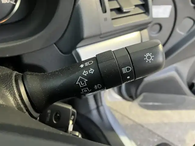 スバル インプレッサ Ｇ４ 1．6i－L 高知県 2013(平25)年 5.4万km アイスシルバーメタリック メモリナビ/Bluetooth接続/ETC/バックカメラ/フルセグテレビ/AM/FM/純正フロアマット/純正15インチアルミホイール/横滑り防止装置/盗難防止装置/運転席＋助手席エアバッグ/キセノンヘッドライト/本革巻きステアリング