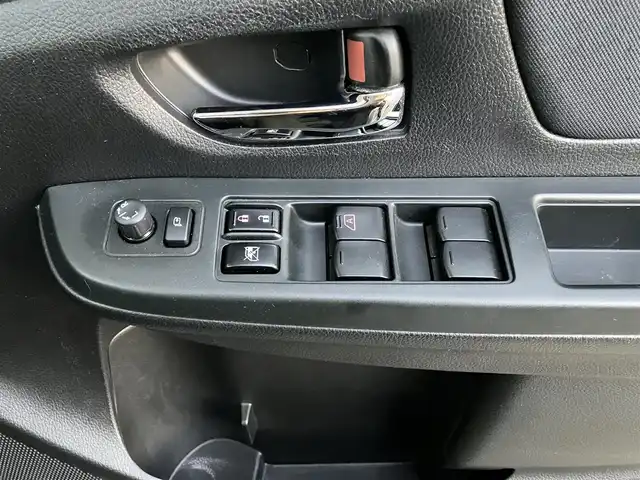 スバル インプレッサ Ｇ４ 1．6i－L 高知県 2013(平25)年 5.4万km アイスシルバーメタリック メモリナビ/Bluetooth接続/ETC/バックカメラ/フルセグテレビ/AM/FM/純正フロアマット/純正15インチアルミホイール/横滑り防止装置/盗難防止装置/運転席＋助手席エアバッグ/キセノンヘッドライト/本革巻きステアリング