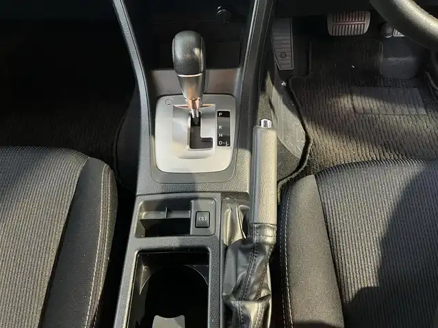 スバル インプレッサ Ｇ４ 1．6i－L 高知県 2013(平25)年 5.4万km アイスシルバーメタリック メモリナビ/Bluetooth接続/ETC/バックカメラ/フルセグテレビ/AM/FM/純正フロアマット/純正15インチアルミホイール/横滑り防止装置/盗難防止装置/運転席＋助手席エアバッグ/キセノンヘッドライト/本革巻きステアリング