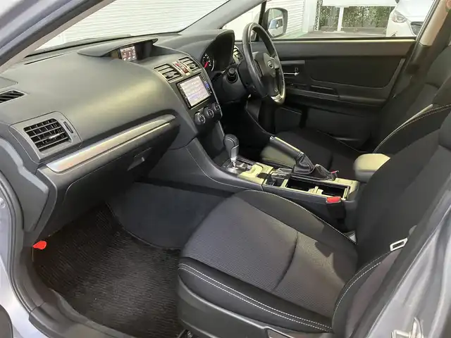 スバル インプレッサ Ｇ４ 1．6i－L 高知県 2013(平25)年 5.4万km アイスシルバーメタリック メモリナビ/Bluetooth接続/ETC/バックカメラ/フルセグテレビ/AM/FM/純正フロアマット/純正15インチアルミホイール/横滑り防止装置/盗難防止装置/運転席＋助手席エアバッグ/キセノンヘッドライト/本革巻きステアリング