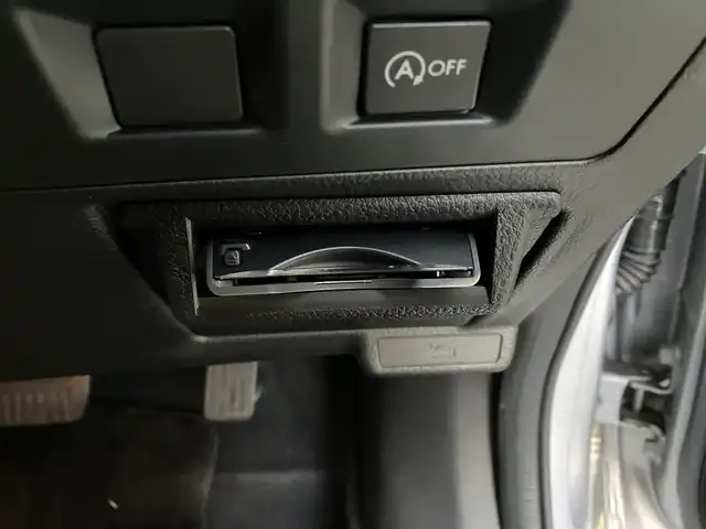 スバル インプレッサ Ｇ４ 1．6i－L 高知県 2013(平25)年 5.4万km アイスシルバーメタリック メモリナビ/Bluetooth接続/ETC/バックカメラ/フルセグテレビ/AM/FM/純正フロアマット/純正15インチアルミホイール/横滑り防止装置/盗難防止装置/運転席＋助手席エアバッグ/キセノンヘッドライト/本革巻きステアリング