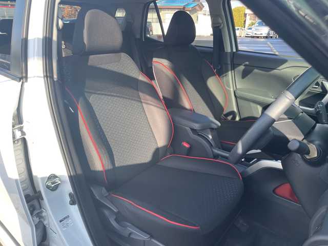 トヨタ ライズ Z 道央・札幌 2019(令1)年 4万km ブラックマイカメタリック/シャイニングホワイトパール ・４WD/・ワンオーナー/・衝突軽減ブレーキ/・寒冷地仕様/・全方位カメラ/・モデリスタエアロ/・純正ディスプレイオーディオ/　BT＆AppleCarPay＆TV/・バックカメラ/・サイドカメラ/・フロントカメラ/・コーナーセンサー/・レーンキープアシスト/・レーダークルーズコントロール/・シートヒーター/・アイドリングストップ/・ブラインドスポットモニター/・純正エンジンスターター/・オートエアコン/・オートライト/・オートリトラミラー/・ビルトインETC/・MT付きAT/・プッシュスタート/・スマートキー/・ワイパー熱線/・純正AW＆夏タイヤ積込/・純正フロアマット/・ドアバイザー/・ウィンカーミラー/・フォグライト/・スペアキー