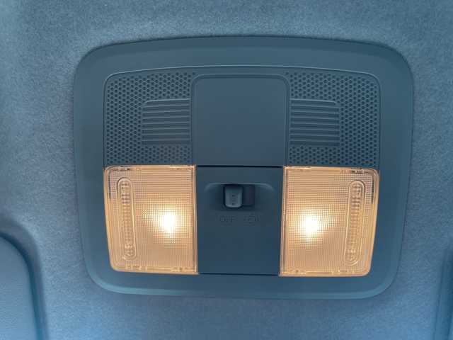 トヨタ ライズ Z 道央・札幌 2019(令1)年 4万km ブラックマイカメタリック/シャイニングホワイトパール ・４WD/・ワンオーナー/・衝突軽減ブレーキ/・寒冷地仕様/・全方位カメラ/・モデリスタエアロ/・純正ディスプレイオーディオ/　BT＆AppleCarPay＆TV/・バックカメラ/・サイドカメラ/・フロントカメラ/・コーナーセンサー/・レーンキープアシスト/・レーダークルーズコントロール/・シートヒーター/・アイドリングストップ/・ブラインドスポットモニター/・純正エンジンスターター/・オートエアコン/・オートライト/・オートリトラミラー/・ビルトインETC/・MT付きAT/・プッシュスタート/・スマートキー/・ワイパー熱線/・純正AW＆夏タイヤ積込/・純正フロアマット/・ドアバイザー/・ウィンカーミラー/・フォグライト/・スペアキー