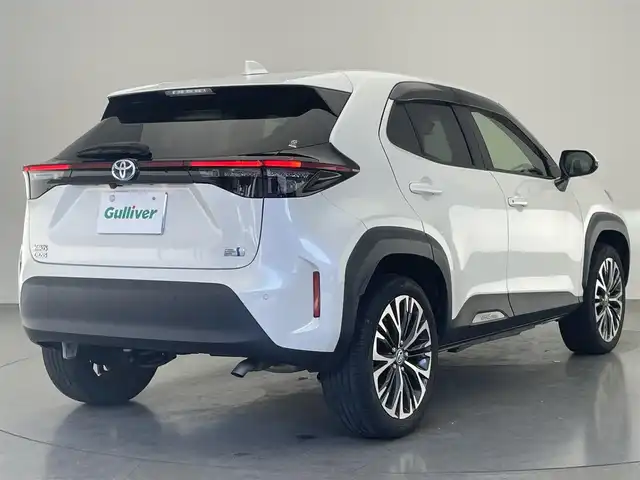 トヨタ ヤリスクロス ハイブリッド Z 愛知県 2021(令3)年 5.6万km ホワイトパールクリスタルシャイン 純正８型ナビ　全方位カメラ　ＢＳＭ　禁煙　追従クルコン　茶ハーフレザー　ＥＴＣ　セーフティセンス　シートヒーター　コーナーセンサー　ＬＥＤオートライト　パワーシート　衝突軽減　車線逸脱　電子パーキング　Bluetooth　USB接続　オートハイビーム　パノラミックビューモニター　純正１８インチAW　プッシュスタート　スマートキー