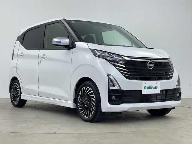 日産 デイズ 鹿児島県 2024(令6)年 0.5万km ホワイトパール 純正ディスプレイオーディオ/（Bluetooth/AppleCarPlay/AndroidAuto）　/アラウンドビューモニター　/プロパイロット　/ＥＴＣ　/シートヒーター　/ハーフレザー　/ステアリングヒーター　/ハンズフリー　/オートブレーキホールド　/純正フロアマット　/純正ＡＷ
