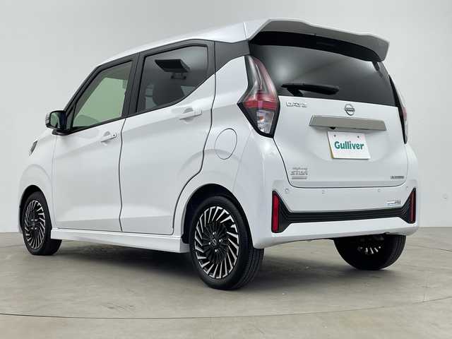 日産 デイズ 鹿児島県 2024(令6)年 0.5万km ホワイトパール 純正ディスプレイオーディオ/（Bluetooth/AppleCarPlay/AndroidAuto）　/アラウンドビューモニター　/プロパイロット　/ＥＴＣ　/シートヒーター　/ハーフレザー　/ステアリングヒーター　/ハンズフリー　/オートブレーキホールド　/純正フロアマット　/純正ＡＷ