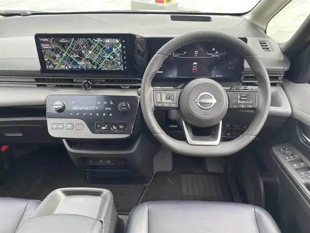 日産 セレナ e－パワー ルキシオン 東京都 2025(令7)年 0.3万km プリズムホワイト ワンオーナー/ニッサンコネクティッドナビ（BT/地デジTV)/アラウンドビューモニター/プロパイロット2.0/黒皮シート/足元イルミパック/フロアカーペットパッケージ/100V電源/シートヒーター（一列目/二列目）/ステリングヒーター/車内カーテン/カーアラームスタンダード/純正16インチアルミ/ビルトインETC2.0/シートヒーター（一列目/二列目）/デジタルインナーミラー/ヘッドアップディスプレイ/純正フロアマット/スペアキー1本/保証書