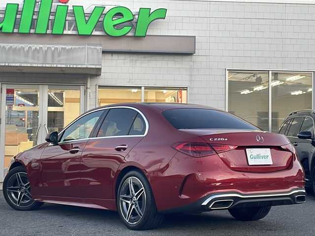 メルセデス・ベンツ Ｍ・ベンツ Ｃ２２０ｄ アバンギャルド　AMGライン 三重県 2022(令4)年 1.9万km ヒヤシンスレッド メーカーオプション/・ヘッドアップディスプレイ/・ARナビゲーション/・レザーシート/・パノラミックスライディングルーフ/レーダーセーフティパッケージ/・アクティブディスタンスアシストディストロニック/・アクティブブレーキアシスト/・PRE-SAFEインパルスサイド/・緊急回避補助システム/・渋滞時ブレーキ機能/・アクティブブラインドスポットアシスト/・アクティブレーンキーピングアシスト/・アクティブステアリングアシスト/・アクティブレーンチェンジグアシスト/・アクティブエマージェンシーストップアシスト/アクティブパーキングアシスト/ターボ/純正ナビ/フルセグTV/【Bluetooth/USB】/360°カメラシステム/ビルトインETC2.0/前後ドライブレコーダー/パドルシフト/パワートランクリッド/D/N席パワーシート/D/N席シートヒーター/デジタルライト/フロント225/45R18インチ純正AW/リア245/40R18インチ純正AW/プッシュスタート/スマートキー/スペアキー/純正フロアマット