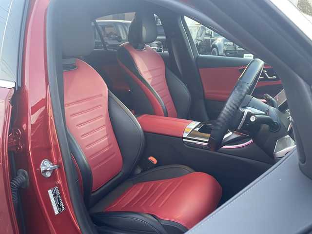 メルセデス・ベンツ Ｍ・ベンツ Ｃ２２０ｄ アバンギャルド　AMGライン 三重県 2022(令4)年 1.9万km ヒヤシンスレッド メーカーオプション/・ヘッドアップディスプレイ/・ARナビゲーション/・レザーシート/・パノラミックスライディングルーフ/レーダーセーフティパッケージ/・アクティブディスタンスアシストディストロニック/・アクティブブレーキアシスト/・PRE-SAFEインパルスサイド/・緊急回避補助システム/・渋滞時ブレーキ機能/・アクティブブラインドスポットアシスト/・アクティブレーンキーピングアシスト/・アクティブステアリングアシスト/・アクティブレーンチェンジグアシスト/・アクティブエマージェンシーストップアシスト/アクティブパーキングアシスト/ターボ/純正ナビ/フルセグTV/【Bluetooth/USB】/360°カメラシステム/ビルトインETC2.0/前後ドライブレコーダー/パドルシフト/パワートランクリッド/D/N席パワーシート/D/N席シートヒーター/デジタルライト/フロント225/45R18インチ純正AW/リア245/40R18インチ純正AW/プッシュスタート/スマートキー/スペアキー/純正フロアマット
