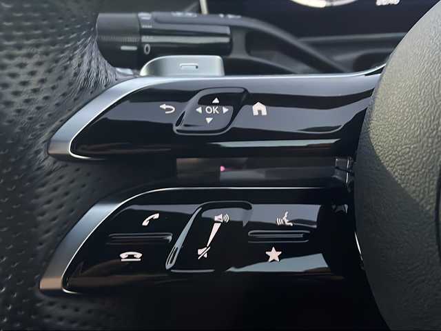 メルセデス・ベンツ Ｍ・ベンツ Ｃ２２０ｄ アバンギャルド　AMGライン 三重県 2022(令4)年 1.9万km ヒヤシンスレッド メーカーオプション/・ヘッドアップディスプレイ/・ARナビゲーション/・レザーシート/・パノラミックスライディングルーフ/レーダーセーフティパッケージ/・アクティブディスタンスアシストディストロニック/・アクティブブレーキアシスト/・PRE-SAFEインパルスサイド/・緊急回避補助システム/・渋滞時ブレーキ機能/・アクティブブラインドスポットアシスト/・アクティブレーンキーピングアシスト/・アクティブステアリングアシスト/・アクティブレーンチェンジグアシスト/・アクティブエマージェンシーストップアシスト/アクティブパーキングアシスト/ターボ/純正ナビ/フルセグTV/【Bluetooth/USB】/360°カメラシステム/ビルトインETC2.0/前後ドライブレコーダー/パドルシフト/パワートランクリッド/D/N席パワーシート/D/N席シートヒーター/デジタルライト/フロント225/45R18インチ純正AW/リア245/40R18インチ純正AW/プッシュスタート/スマートキー/スペアキー/純正フロアマット