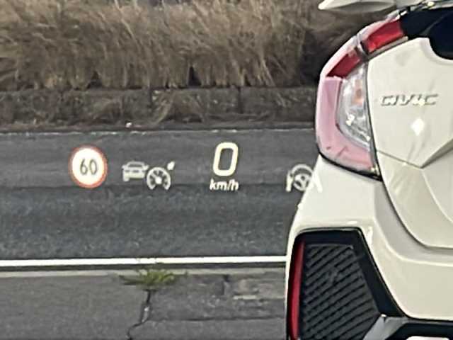 メルセデス・ベンツ Ｍ・ベンツ Ｃ２２０ｄ アバンギャルド　AMGライン 三重県 2022(令4)年 1.9万km ヒヤシンスレッド メーカーオプション/・ヘッドアップディスプレイ/・ARナビゲーション/・レザーシート/・パノラミックスライディングルーフ/レーダーセーフティパッケージ/・アクティブディスタンスアシストディストロニック/・アクティブブレーキアシスト/・PRE-SAFEインパルスサイド/・緊急回避補助システム/・渋滞時ブレーキ機能/・アクティブブラインドスポットアシスト/・アクティブレーンキーピングアシスト/・アクティブステアリングアシスト/・アクティブレーンチェンジグアシスト/・アクティブエマージェンシーストップアシスト/アクティブパーキングアシスト/ターボ/純正ナビ/フルセグTV/【Bluetooth/USB】/360°カメラシステム/ビルトインETC2.0/前後ドライブレコーダー/パドルシフト/パワートランクリッド/D/N席パワーシート/D/N席シートヒーター/デジタルライト/フロント225/45R18インチ純正AW/リア245/40R18インチ純正AW/プッシュスタート/スマートキー/スペアキー/純正フロアマット