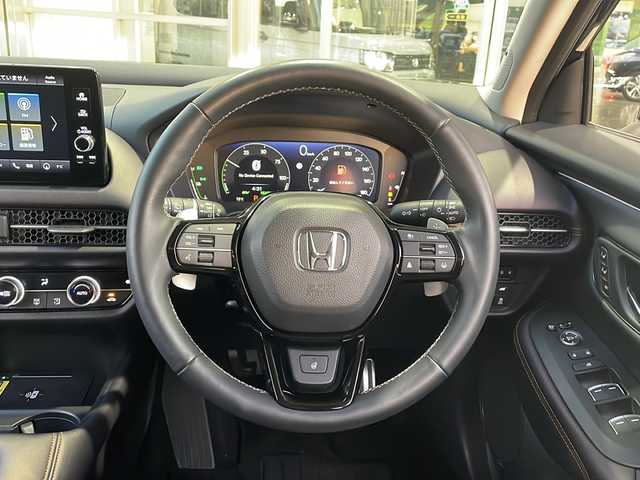 ホンダ ＺＲ－Ｖ ハイブリッド e:HEV Z 静岡県 2024(令6)年 1.6万km クリスタルブラックパール 純正ナビ/AM/FM/Bluetooth/USB/フルセグTV/Apple Carplay/Andoroid  Auto /主要装備/・レーダークルーズコントロール　/・ドライブレコーダー　/・全方位カメラ　/・ＥＴＣ２．０　/・ハンドルヒーター　/・シートヒーター　/・パワーシート　/・シートメモリー　/・BOSEスピーカー/・ヒルダウンアシスト/・ＢＳＭ　/・パドルシフト　/・ワイヤレス充電/・パワーバックドア/・スマートキー/・プッシュスタート/・オートホールド/・ステアリングリモコン/・SOSコール/・オートライト/・レザーシート/・横滑り防止装置/・衝突軽減システム/・LEDヘッドライト/・純正アルミホイール/・純正フロアマット
