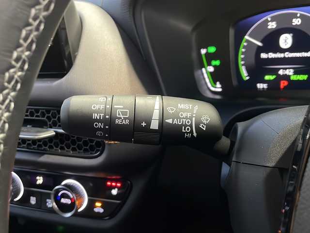 ホンダ ＺＲ－Ｖ ハイブリッド e:HEV Z 静岡県 2024(令6)年 1.6万km クリスタルブラックパール 純正ナビ/AM/FM/Bluetooth/USB/フルセグTV/Apple Carplay/Andoroid  Auto /主要装備/・レーダークルーズコントロール　/・ドライブレコーダー　/・全方位カメラ　/・ＥＴＣ２．０　/・ハンドルヒーター　/・シートヒーター　/・パワーシート　/・シートメモリー　/・BOSEスピーカー/・ヒルダウンアシスト/・ＢＳＭ　/・パドルシフト　/・ワイヤレス充電/・パワーバックドア/・スマートキー/・プッシュスタート/・オートホールド/・ステアリングリモコン/・SOSコール/・オートライト/・レザーシート/・横滑り防止装置/・衝突軽減システム/・LEDヘッドライト/・純正アルミホイール/・純正フロアマット