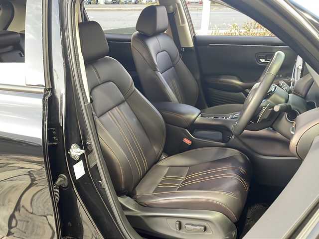 ホンダ ＺＲ－Ｖ ハイブリッド e:HEV Z 静岡県 2024(令6)年 1.6万km クリスタルブラックパール 純正ナビ/AM/FM/Bluetooth/USB/フルセグTV/Apple Carplay/Andoroid  Auto /主要装備/・レーダークルーズコントロール　/・ドライブレコーダー　/・全方位カメラ　/・ＥＴＣ２．０　/・ハンドルヒーター　/・シートヒーター　/・パワーシート　/・シートメモリー　/・BOSEスピーカー/・ヒルダウンアシスト/・ＢＳＭ　/・パドルシフト　/・ワイヤレス充電/・パワーバックドア/・スマートキー/・プッシュスタート/・オートホールド/・ステアリングリモコン/・SOSコール/・オートライト/・レザーシート/・横滑り防止装置/・衝突軽減システム/・LEDヘッドライト/・純正アルミホイール/・純正フロアマット