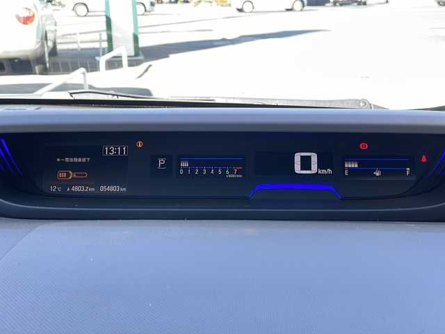 ホンダ フリード G ホンダセンシング 静岡県 2019(令1)年 5.5万km モダンスティールM 純正ナビ/・CD/DVD/・FM/AM/・フルセグTV/・Music Rack/・iPod/・SD/・USB/・Bluetooth/ホンダセンシング/●衝突軽減ブレーキ〈CMBS〉/●誤発進抑制機能/●ACC〈アダプティブ・クルーズ・コントロール〉/●LKAS〈車線維持支援システム〉/●歩行者事故低減ステアリング/●路外逸脱抑制機能/●先行車発進お知らせ機能/●標識認識機能/主要装備/・バックカメラ/・ＥＴＣ/・ドライブレコーダー/・両側パワスラ/・アイドリングストップ/・２列目キャプテンシート/・純正ホイールキャップ/・純正フロアマット