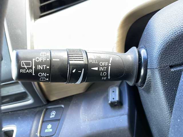 ホンダ フリード G ホンダセンシング 静岡県 2019(令1)年 5.5万km モダンスティールM 純正ナビ/・CD/DVD/・FM/AM/・フルセグTV/・Music Rack/・iPod/・SD/・USB/・Bluetooth/ホンダセンシング/●衝突軽減ブレーキ〈CMBS〉/●誤発進抑制機能/●ACC〈アダプティブ・クルーズ・コントロール〉/●LKAS〈車線維持支援システム〉/●歩行者事故低減ステアリング/●路外逸脱抑制機能/●先行車発進お知らせ機能/●標識認識機能/主要装備/・バックカメラ/・ＥＴＣ/・ドライブレコーダー/・両側パワスラ/・アイドリングストップ/・２列目キャプテンシート/・純正ホイールキャップ/・純正フロアマット