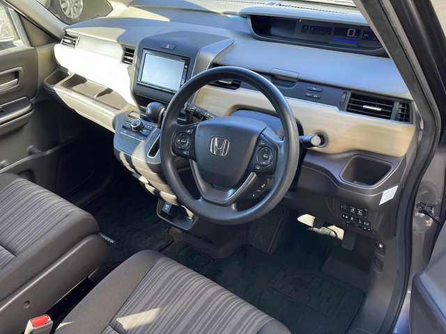 ホンダ フリード G ホンダセンシング 静岡県 2019(令1)年 5.5万km モダンスティールM 純正ナビ/・CD/DVD/・FM/AM/・フルセグTV/・Music Rack/・iPod/・SD/・USB/・Bluetooth/ホンダセンシング/●衝突軽減ブレーキ〈CMBS〉/●誤発進抑制機能/●ACC〈アダプティブ・クルーズ・コントロール〉/●LKAS〈車線維持支援システム〉/●歩行者事故低減ステアリング/●路外逸脱抑制機能/●先行車発進お知らせ機能/●標識認識機能/主要装備/・バックカメラ/・ＥＴＣ/・ドライブレコーダー/・両側パワスラ/・アイドリングストップ/・２列目キャプテンシート/・純正ホイールキャップ/・純正フロアマット