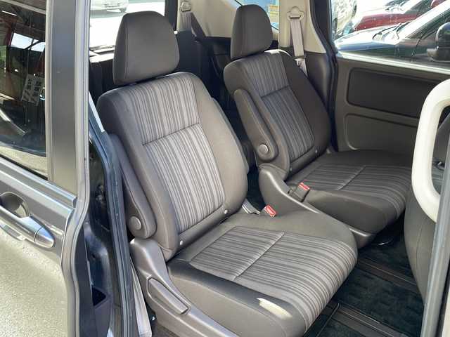 ホンダ フリード G ホンダセンシング 静岡県 2019(令1)年 5.5万km モダンスティールM 純正ナビ/・CD/DVD/・FM/AM/・フルセグTV/・Music Rack/・iPod/・SD/・USB/・Bluetooth/ホンダセンシング/●衝突軽減ブレーキ〈CMBS〉/●誤発進抑制機能/●ACC〈アダプティブ・クルーズ・コントロール〉/●LKAS〈車線維持支援システム〉/●歩行者事故低減ステアリング/●路外逸脱抑制機能/●先行車発進お知らせ機能/●標識認識機能/主要装備/・バックカメラ/・ＥＴＣ/・ドライブレコーダー/・両側パワスラ/・アイドリングストップ/・２列目キャプテンシート/・純正ホイールキャップ/・純正フロアマット