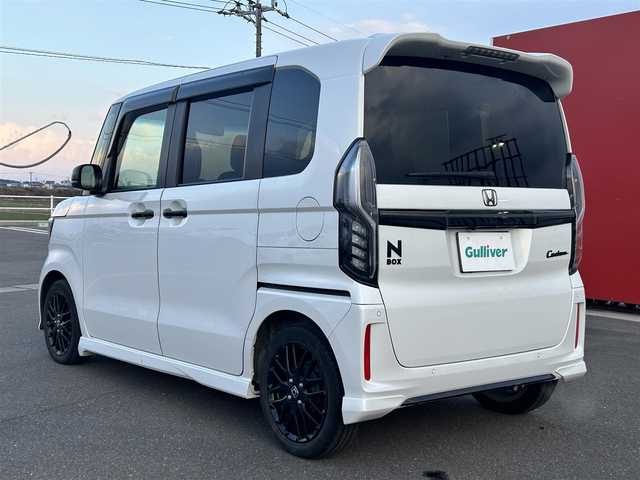 ホンダ Ｎ ＢＯＸ カスタム L ターボ スタイル+ブラック 佐賀県 2022(令4)年 1.7万km プラチナホワイトパール ホンダセンシング /・レーダークルーズコントロール/・衝突軽減ブレーキ/純正SDナビ/・フルセグTV/CD/DVD/Bluetooth/バックモニター/両側パワースライドドア/ハーフレザー シート/コーナーセンサー/ドライブレコーダー/ETC/純正LEDヘッドライト/純正14インチアルミホイール/純正フロアマット/スペアキー1本