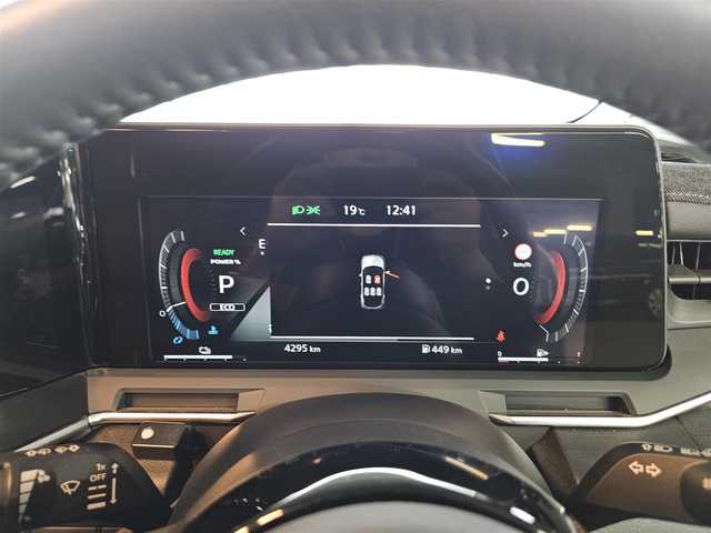 日産 オーラ G 香川県 2022(令4)年 0.5万km ピュアホワイトパール / スーパーブラック 2トーン ワンオーナー/純正9型ナビ/フルセグTV/インテリジェントアラウンドビューモニター/ビルトインETC2.0/ドライブレコーダー/インテリジェントクルーズコントロール/ソナー機能/全方位運転支援システム/・プロパイロット/・インテリジェントエマージェンシーブレーキ/・踏み間違い衝突防止アシスト/・標識検知機能/・前方衝突予測警報/・車線逸脱警報/・ふらつき警報/・車線逸脱防止支援システム/・後側方衝突防止支援システム/・SOSコール/アダプティブLEDヘッドランプ/本革巻きステアリング/ツートーン合皮/ツイード調コンビシート/BOSEパーソナルプラスサウンドシステム/純正17インチアルミホイール/インテリジェントキー/プッシュパワースターター