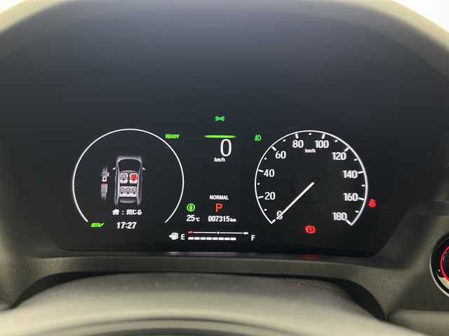 ホンダ ヴェゼル ハイブリッド e:HEV Z 岐阜県 2024(令6)年 0.8万km プラチナホワイトパール ホンダセンシング　/純正ナビ　/バックカメラ　/追従クルーズコントロール　/レーンキープアシスト　/コーナーセンサー　/シートヒーター　/ハンドルヒーター　/電動リアゲート　/ＥＴＣ　/電子パーキング　/ホールド機能/電動リアゲート/パドルシフト/エンジンスタートボタン/ダウンヒルアシストコントロール