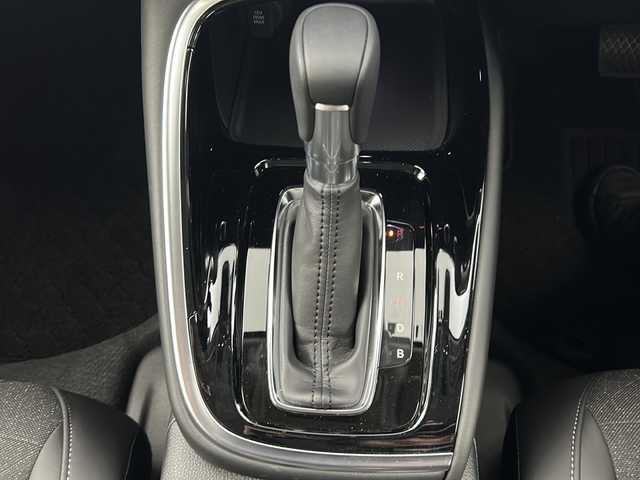 ホンダ ヴェゼル ハイブリッド e:HEV Z 岐阜県 2024(令6)年 0.8万km プラチナホワイトパール ホンダセンシング　/純正ナビ　/バックカメラ　/追従クルーズコントロール　/レーンキープアシスト　/コーナーセンサー　/シートヒーター　/ハンドルヒーター　/電動リアゲート　/ＥＴＣ　/電子パーキング　/ホールド機能/電動リアゲート/パドルシフト/エンジンスタートボタン/ダウンヒルアシストコントロール