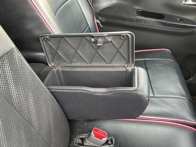 ダイハツ タント カスタム X トップED SAⅡ 茨城県 2015(平27)年 7.5万km パールホワイトⅢ (株)IDOMが運営する【じしゃロン水戸店】の自社ローン専用車両になりますこちらは現金またはオートローンご利用時の価格です。自社ローンご希望の方は別途その旨お申付け下さい/純正8インチナビ【NSZN-X66D】/フルセグTV/DVD/CD/Bluetooth/バックカメラ/ETC/片側パワースライドドア/衝突被害軽減ブレーキ/純正14インチアルミホイール/アイドリングストップ/LEDヘッドライト/フロントフォグライト/ドアバイザー/純正フロアマット/エンジンプッシュスタート/保証書/取扱説明書